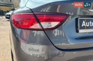 Седан Chrysler 200 2015 в 