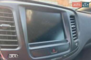 Седан Chrysler 200 2015 в 