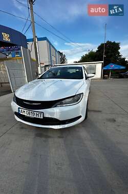 Седан Chrysler 200 2015 в 