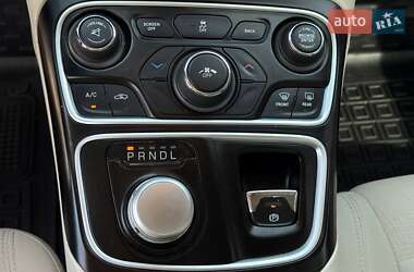 Седан Chrysler 200 2015 в 