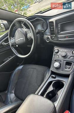 Седан Chrysler 200 2015 в 