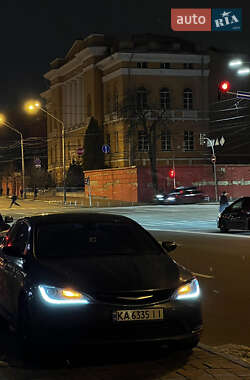 Седан Chrysler 200 2015 в 