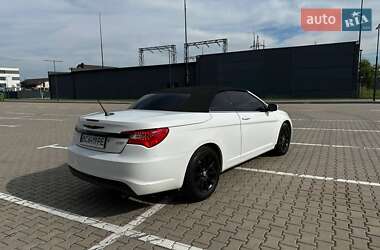 Кабриолет Chrysler 200 2012 в 