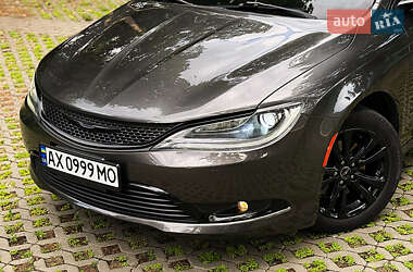 Седан Chrysler 200 2016 в 
