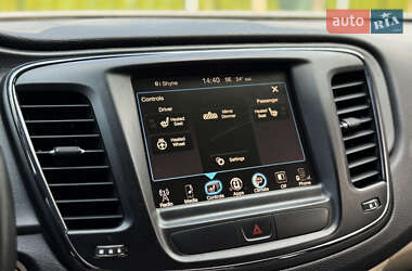Седан Chrysler 200 2016 в 