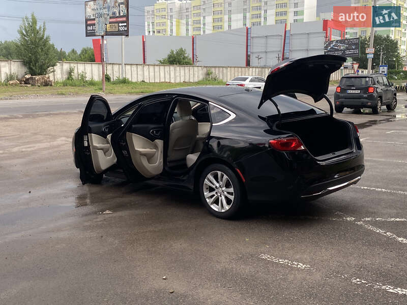 Седан Chrysler 200 2015 в Киеве