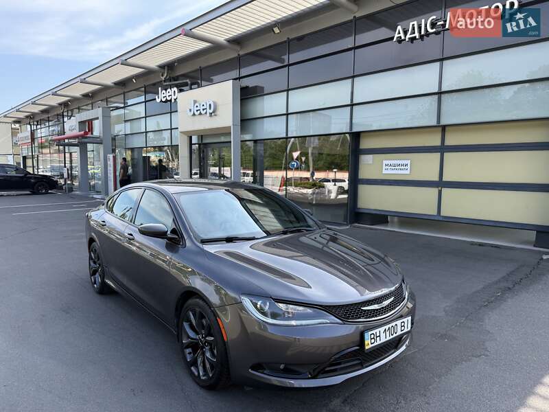 Седан Chrysler 200 2015 в 
