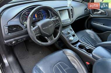 Седан Chrysler 200 2015 в 