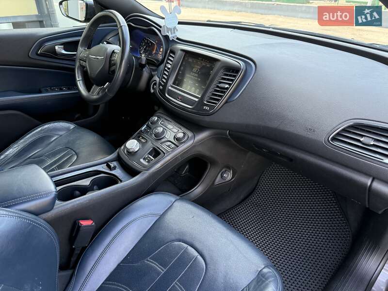 Седан Chrysler 200 2015 в Одессе