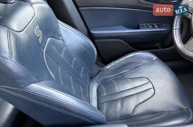 Седан Chrysler 200 2015 в 