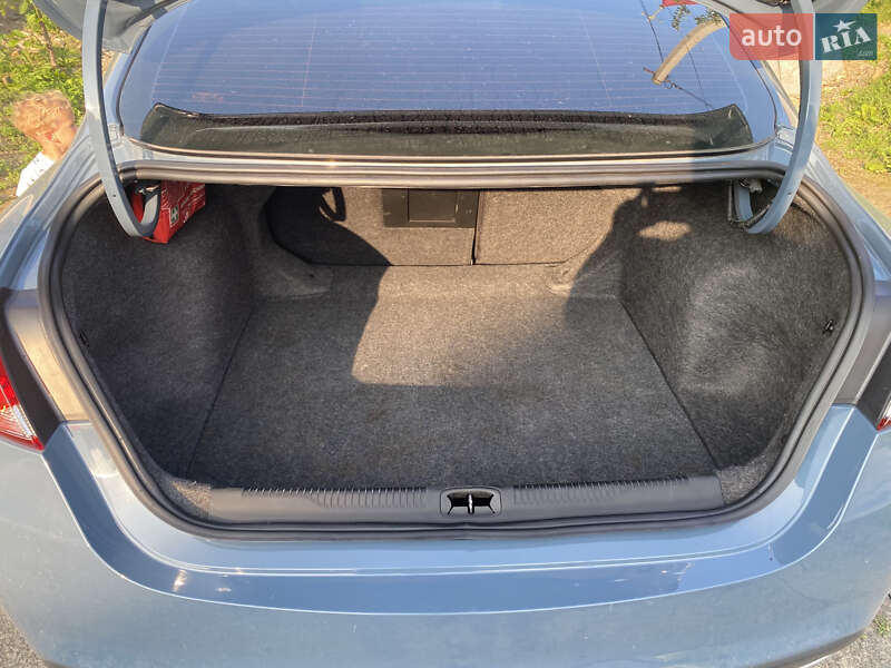 Седан Chrysler 200 2014 в Хмельницком