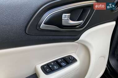 Седан Chrysler 200 2016 в 