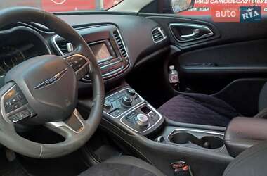 Седан Chrysler 200 2015 в 