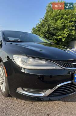Седан Chrysler 200 2015 в 