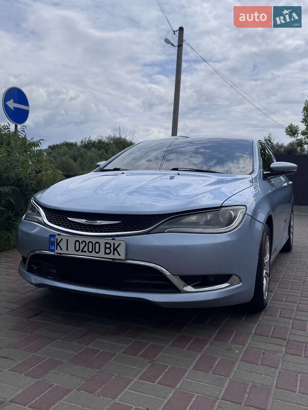 Седан Chrysler 200 2015 в Переяславе