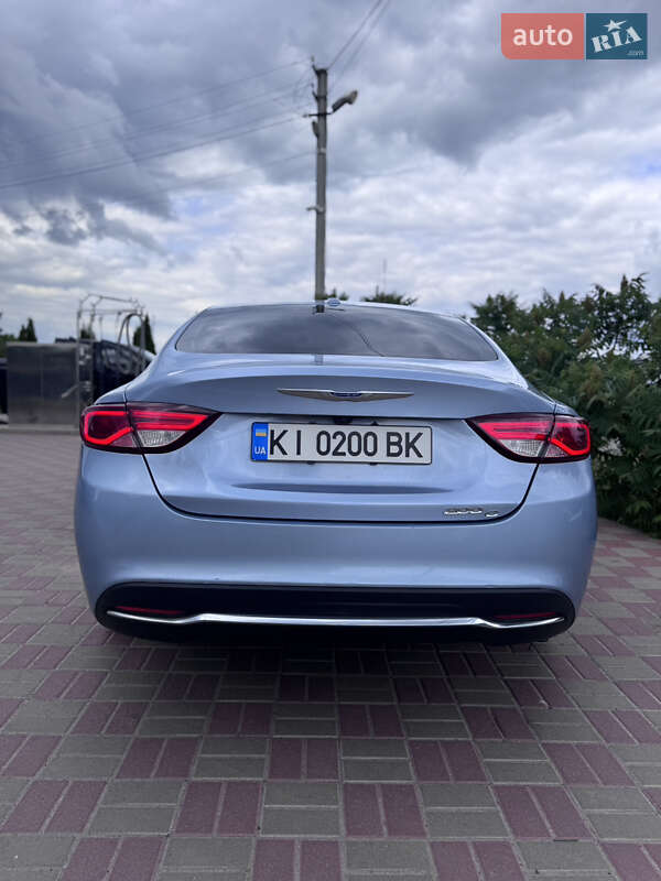Седан Chrysler 200 2015 в Переяславе