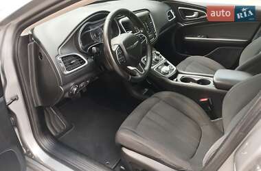 Седан Chrysler 200 2015 в 