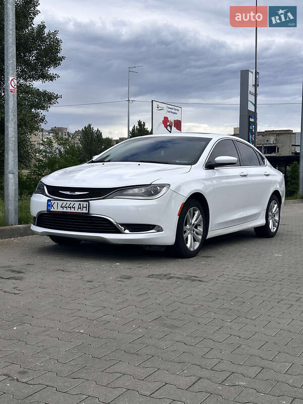 Седан Chrysler 200 2015 в Киеве