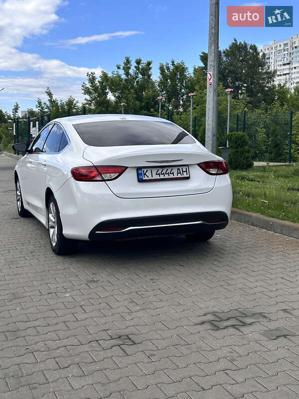 Седан Chrysler 200 2015 в Киеве