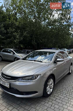 Седан Chrysler 200 2015 в 