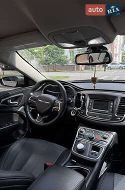 Седан Chrysler 200 2015 в 