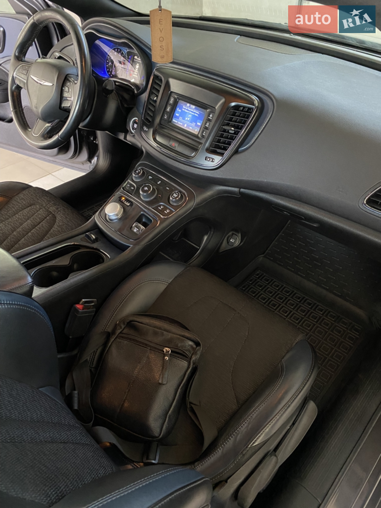 2016 Chrysler 200 - мініатюра 2