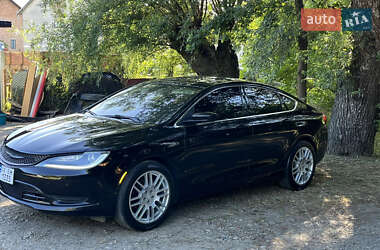 Седан Chrysler 200 2015 в 