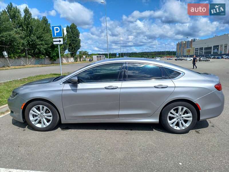 Седан Chrysler 200 2016 в Києві