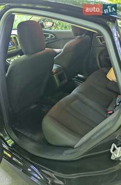Седан Chrysler 200 2014 в 
