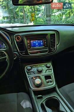 Седан Chrysler 200 2014 в 