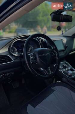 Седан Chrysler 200 2015 в 