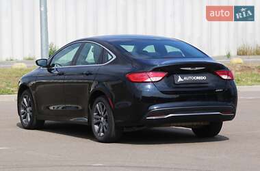 Седан Chrysler 200 2015 в 