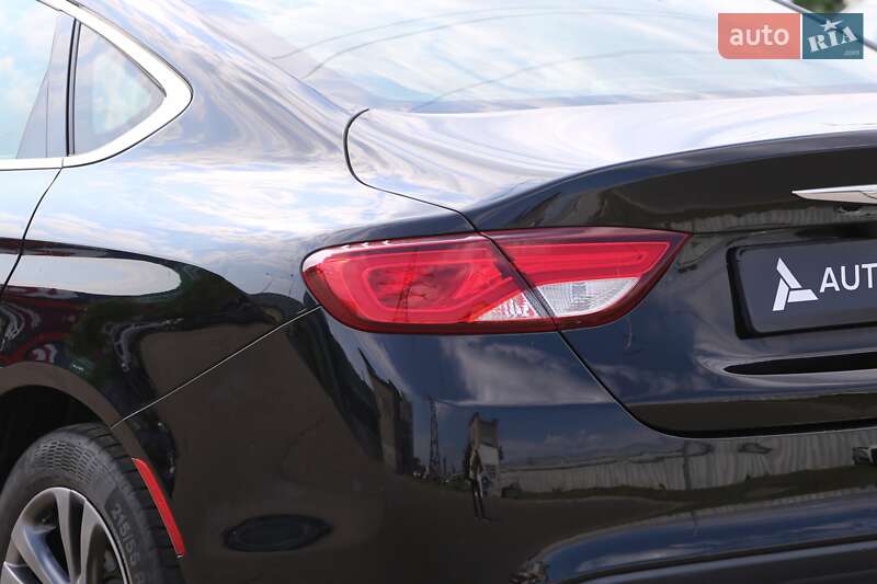 Седан Chrysler 200 2015 в Києві
