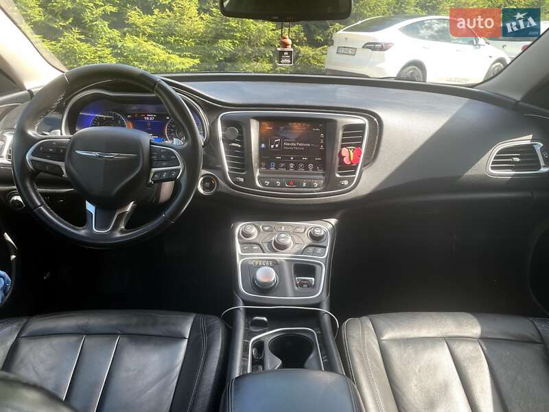 Седан Chrysler 200 2014 в Шепетовке