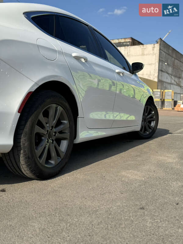 Седан Chrysler 200 2014 в Житомире