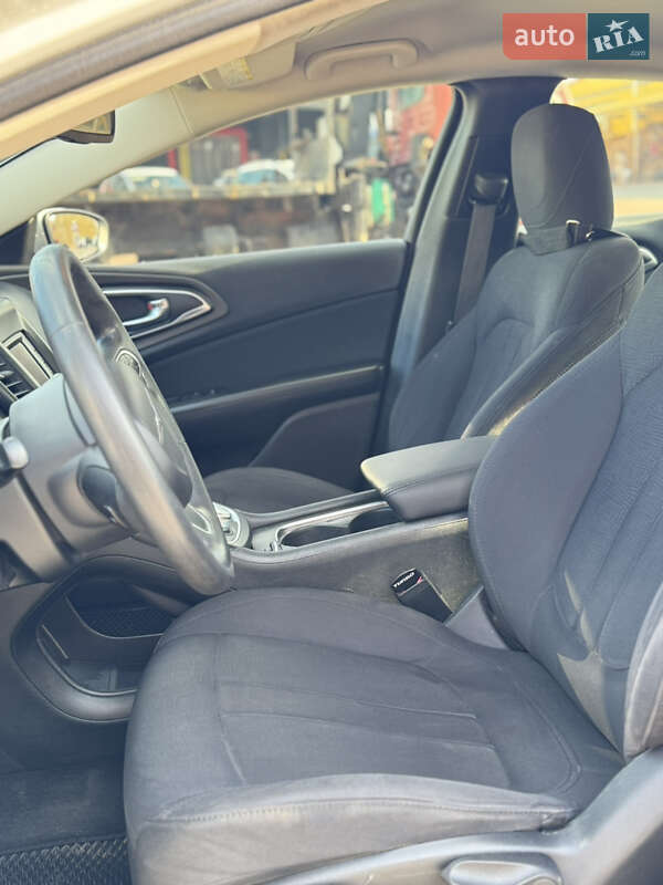 Седан Chrysler 200 2014 в Житомире