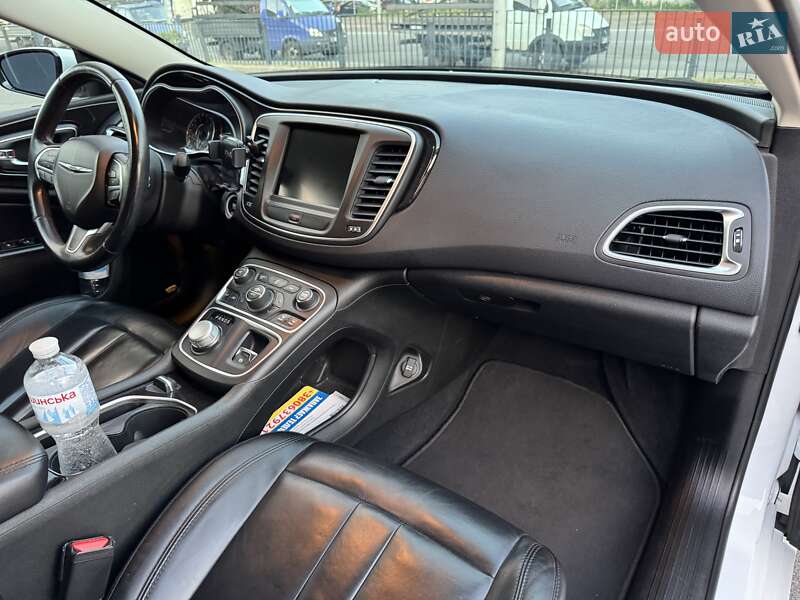 Седан Chrysler 200 2014 в Киеве