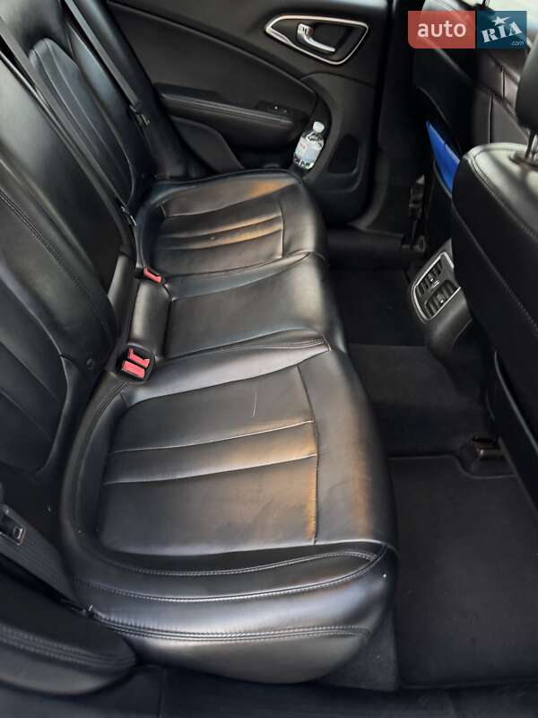 Седан Chrysler 200 2014 в Киеве