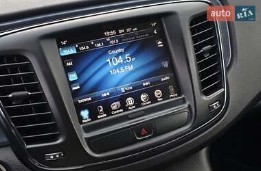 Седан Chrysler 200 2014 в 