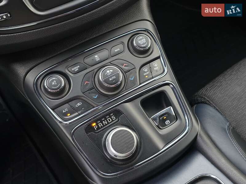 Седан Chrysler 200 2014 в Тернополі