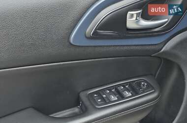 Седан Chrysler 200 2014 в 