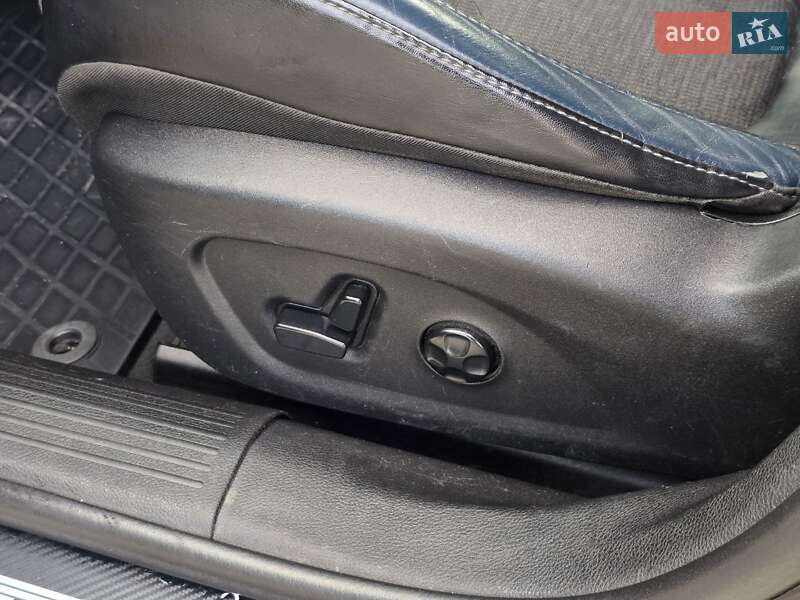 Седан Chrysler 200 2014 в Тернополі