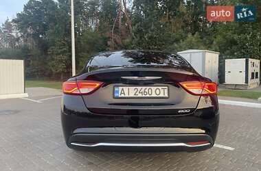 Седан Chrysler 200 2015 в 