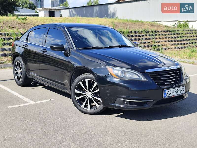 Седан Chrysler 200 2012 в Киеве