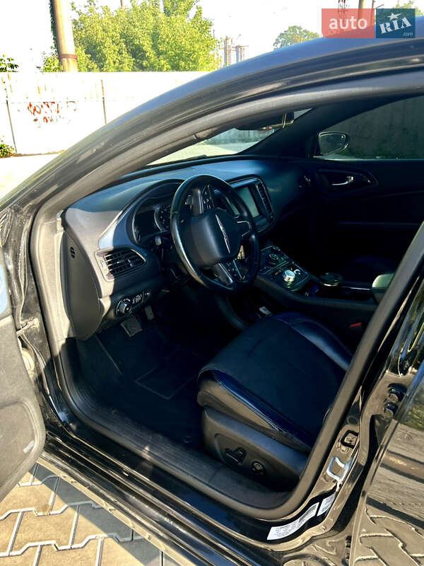 Седан Chrysler 200 2014 в Киеве фото 9 Седан Chrysler 200 2014 в Киеве