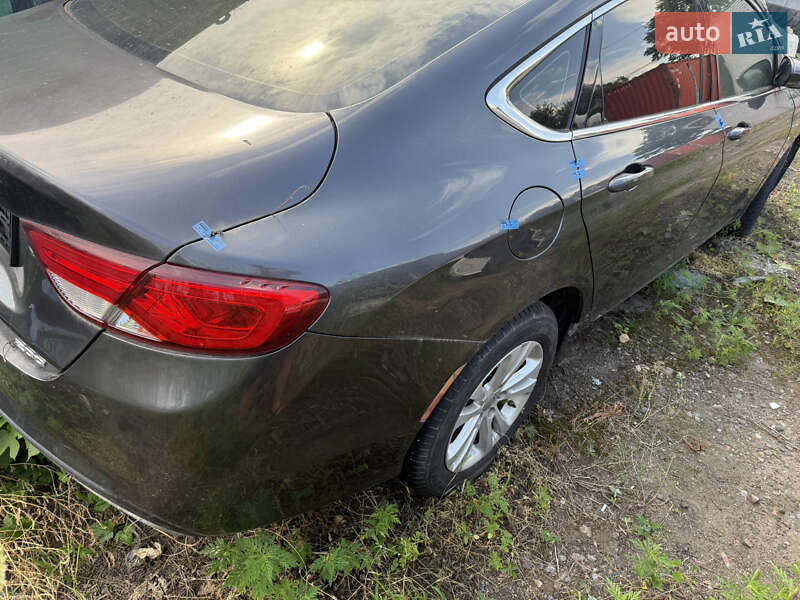 Седан Chrysler 200 2016 в Киеве