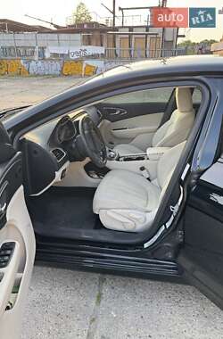Седан Chrysler 200 2015 в Запоріжжі