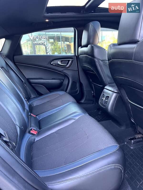 Седан Chrysler 200 2015 в Хмельницькому фото 23 Седан Chrysler 200 2015 в Хмельницькому