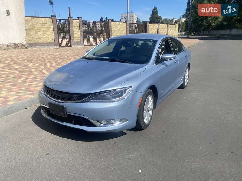 Седан Chrysler 200 2015 в Днепре