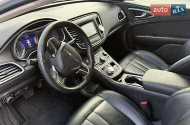 Седан Chrysler 200 2015 в 